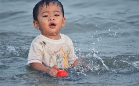 R开头好听的男生英文名