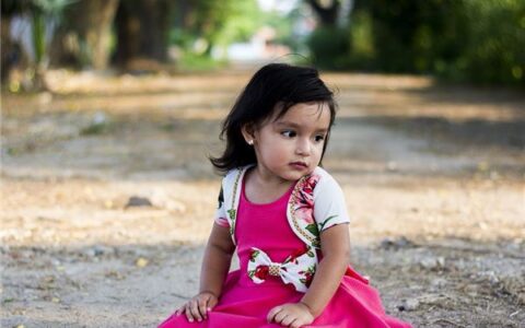 姓薄女孩名字简单大气