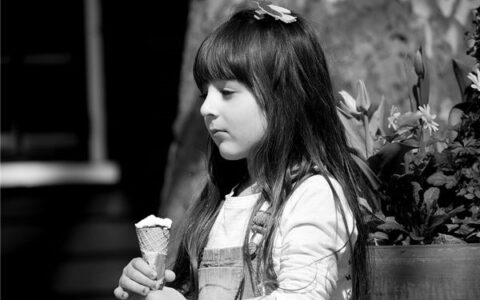 洪姓取名女孩儒雅大气